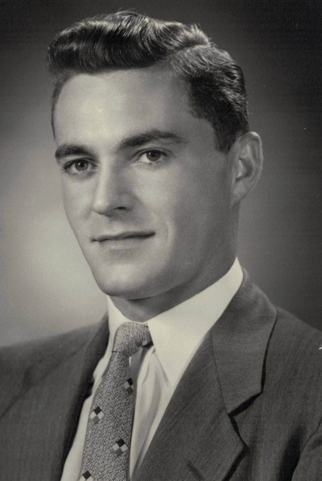 Simon Travers